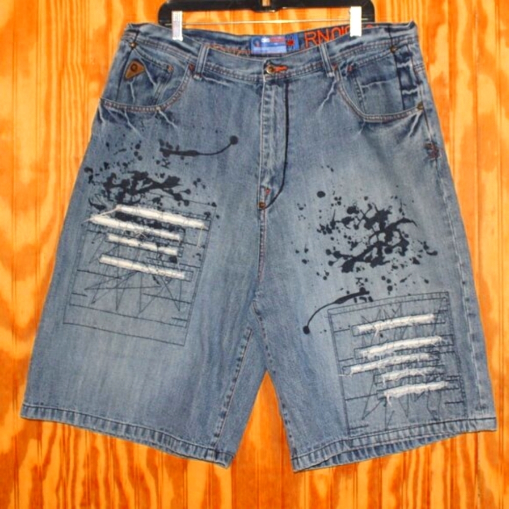 Akademiks Graphic Denim Shorts - Size 40